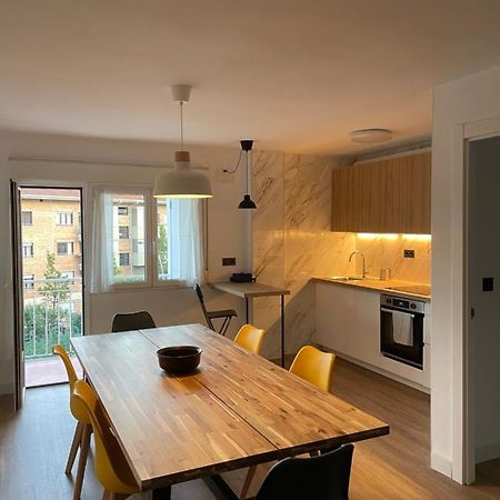 Cozy Apartment 6' From San Sebastian + Parking Usurbil Bagian luar foto