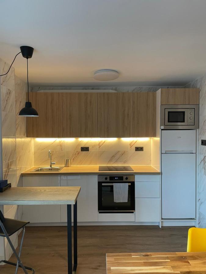 Cozy Apartment 6' From San Sebastian + Parking Usurbil Bagian luar foto