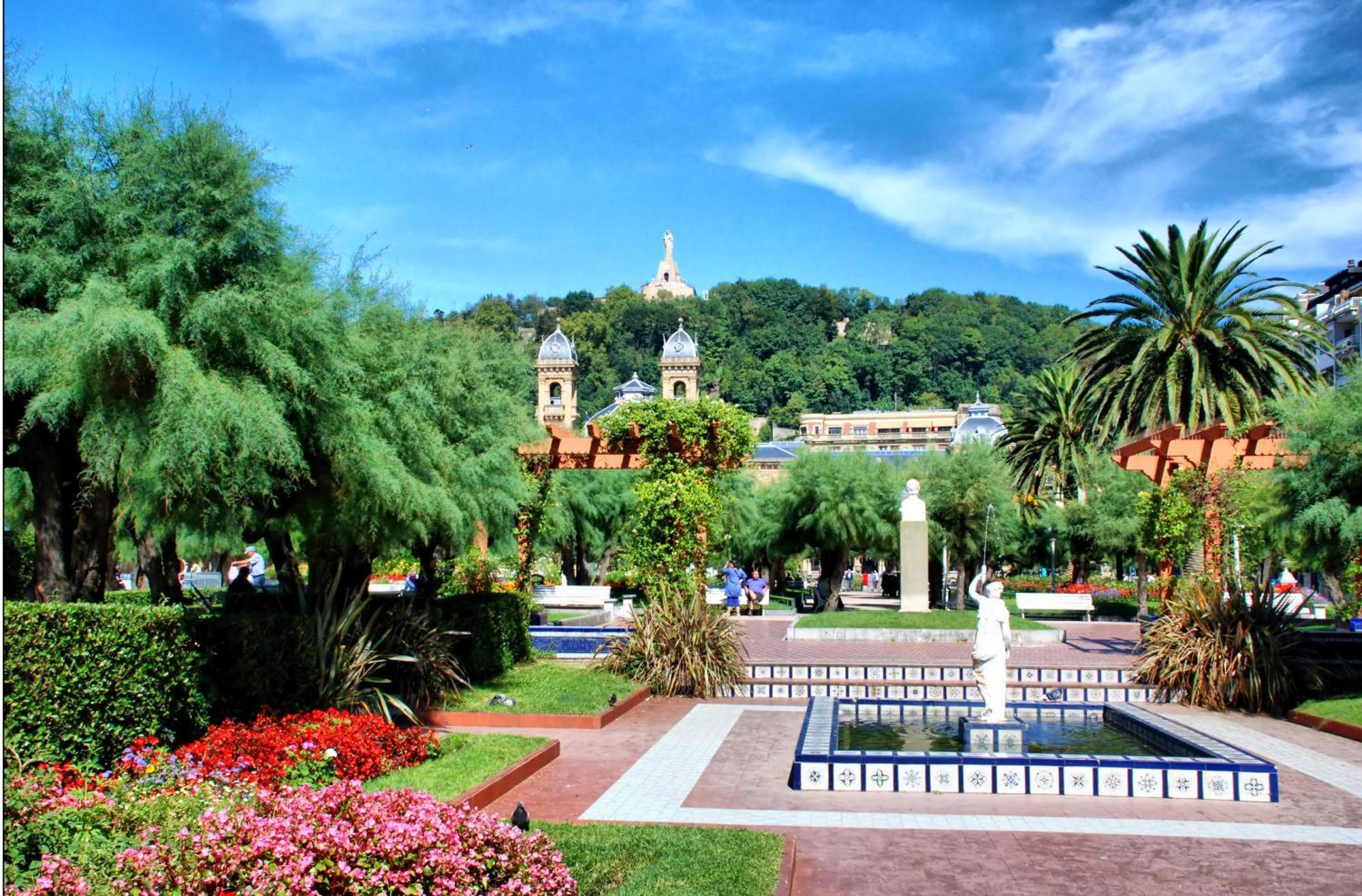 Cozy Apartment 6' From San Sebastian + Parking Usurbil Bagian luar foto